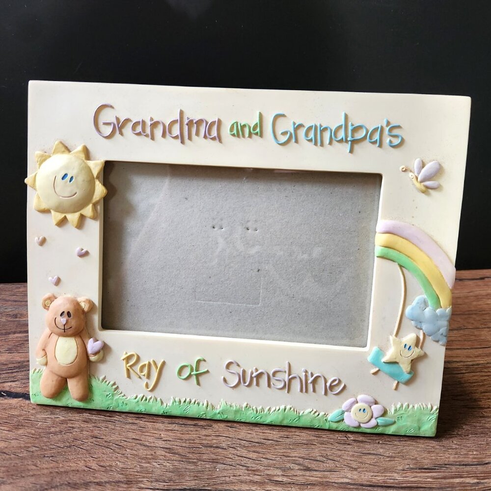 LIKE NEW Super Cute 3D "Grandma and Grandpa's Ray of Sunshine" Photo Frame